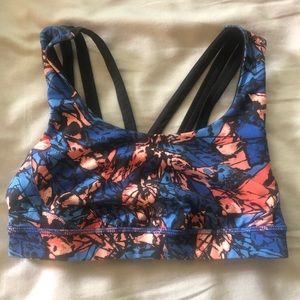 Lululemon sports bra